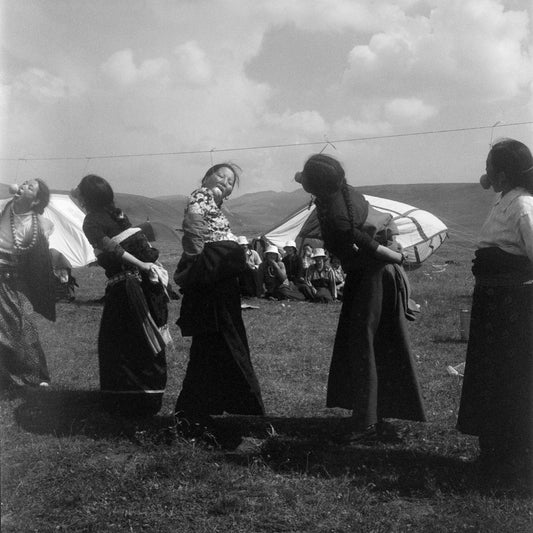 WOMEN ON THE TIBETAN PLATEAU