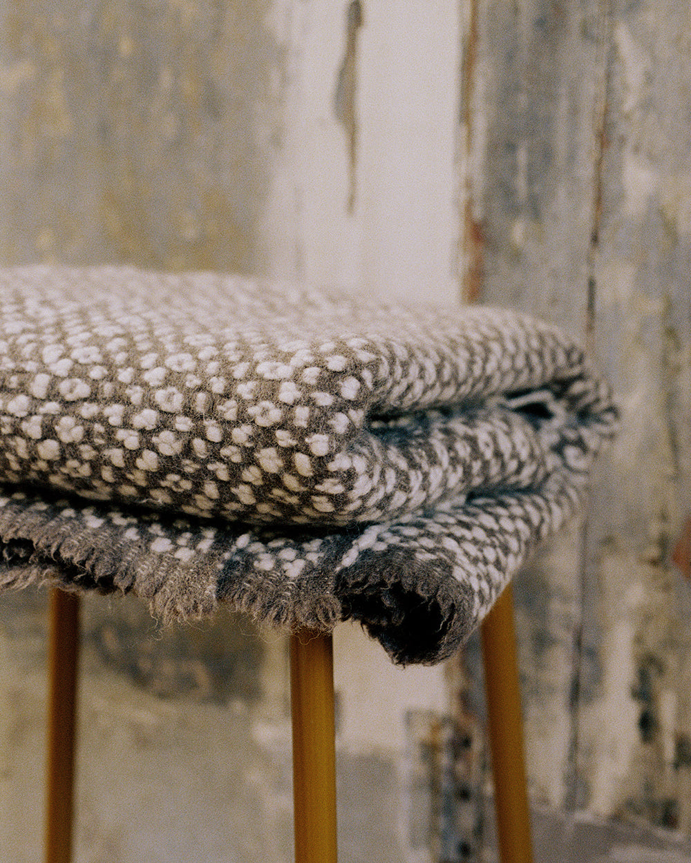 CTHY】YAK WOOL LINE FRINGE STOLE／GRAY CTHY YAK WOOL LINE FRINGE