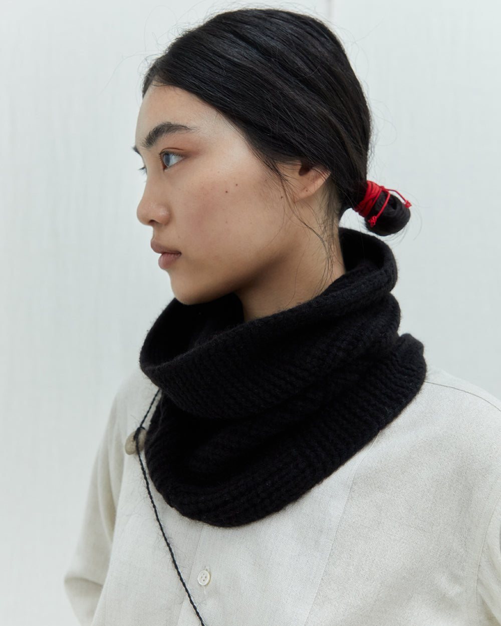 NeckWarmer_Black_03_model_1024
